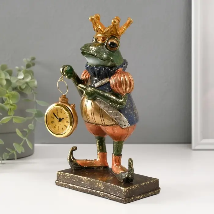 Сувенир полистоун с часами "Жабий король" 25х15,3х8 см