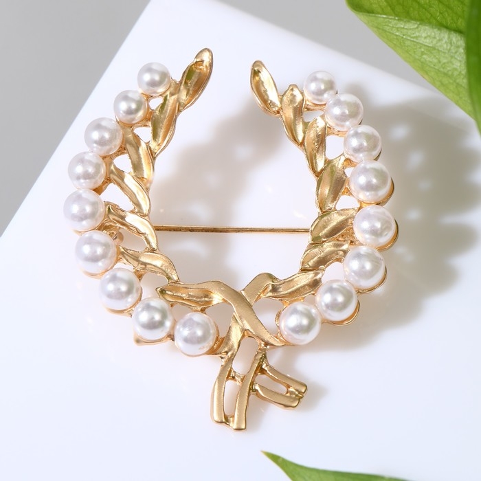 Брошь &laquo;Венок&raquo; с жемчугом, цвет белый в золоте
