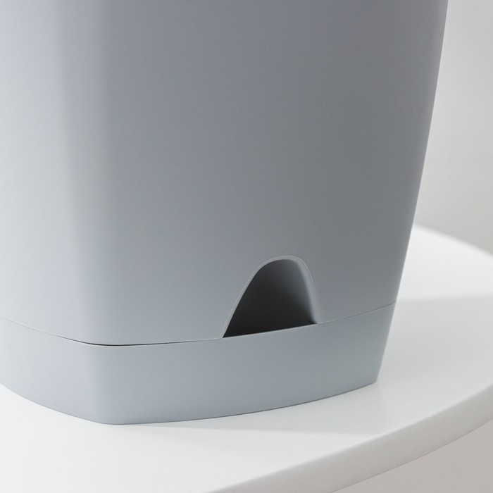 Горшок для цветов с прикорневым поливом Amsterdam, 2,5 л, d=17 см, h=16,5 см, цвет серый Горшок для цветов с прикорневым поливом Amsterdam, 2,5 л, d=17 см, h=16,5 см, цвет серый