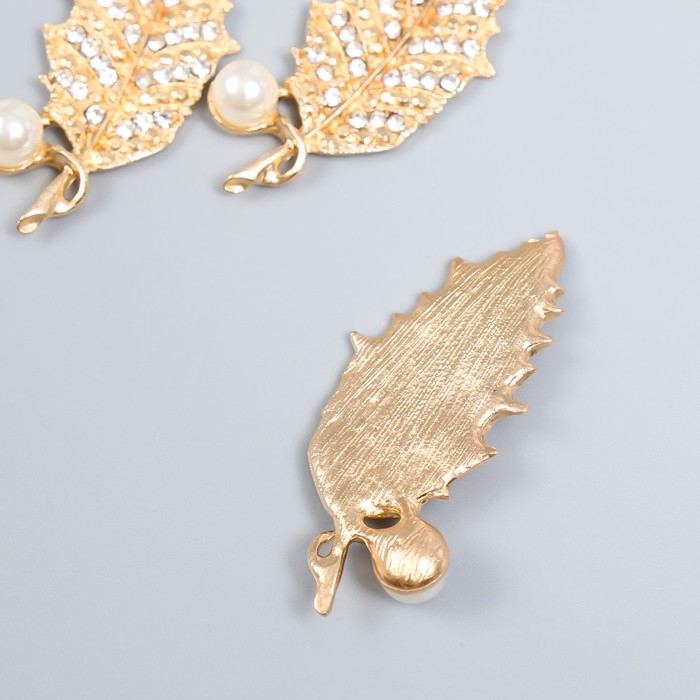 Декор для творчества металл, пластик Декор для творчества металл, пластик "Листик с жемчужинкой и стразами" золото 5,5х2,2 см