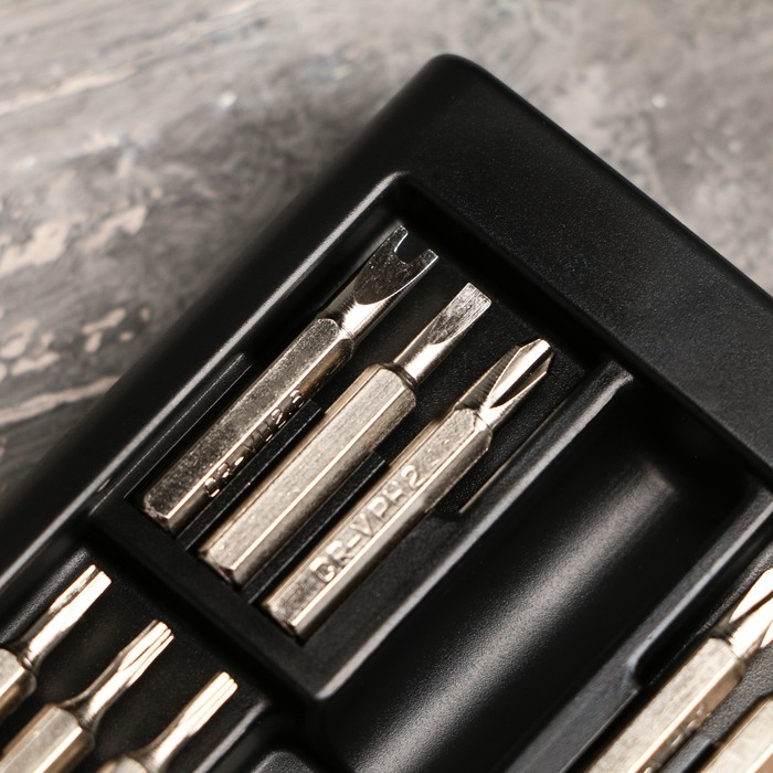 Набор отверток в фляге «Хочешь жить», универсальный, 18 предметов Набор отверток в фляге «Хочешь жить», универсальный, 18 предметов