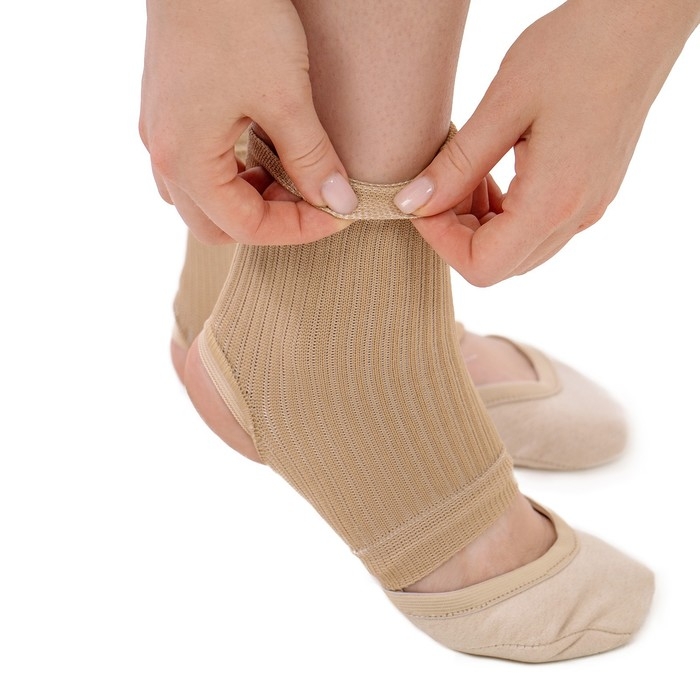 Голеностоп гимнастический Grace Dance, р. S, цвет бежевый