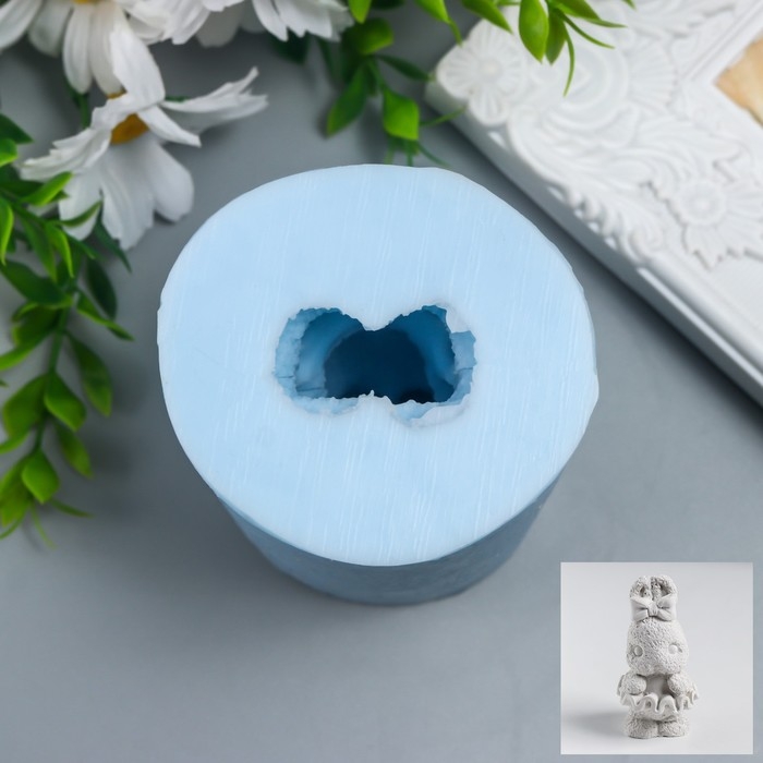 Молд силиконовый Молд силиконовый "Зайчик в юбочке" 8х4,5х4,5см МИКС