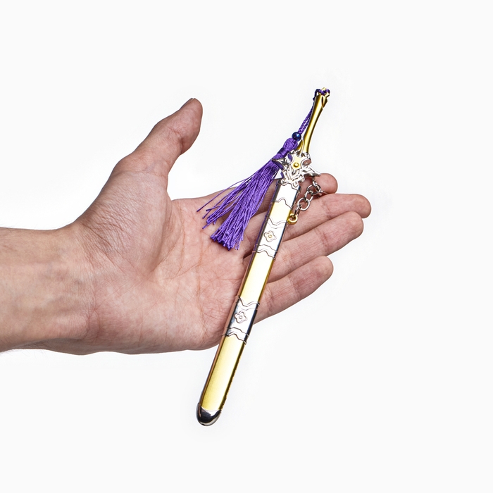 Сувенирное оружие подвесное мини Сувенирное оружие подвесное мини "Меч в стиле Геншин", брелок, 21 см, золотой с фиолетовым