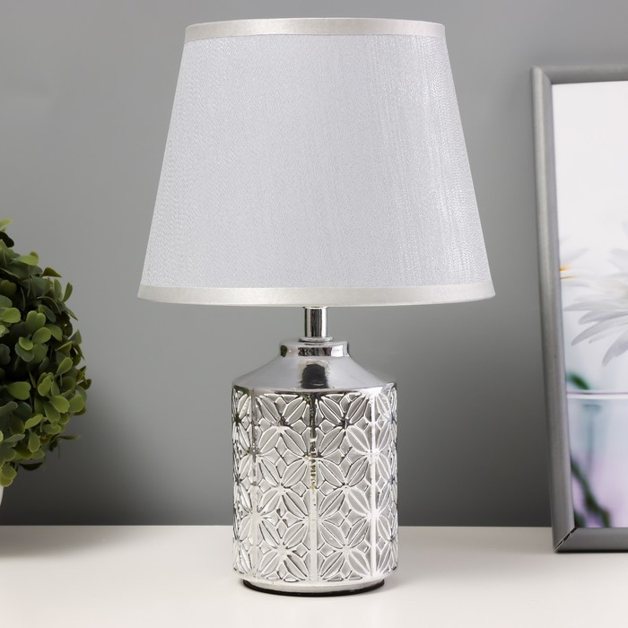 Настольная лампа Настольная лампа "Дейзи" Е14 40Вт серебро 20х20х31 см