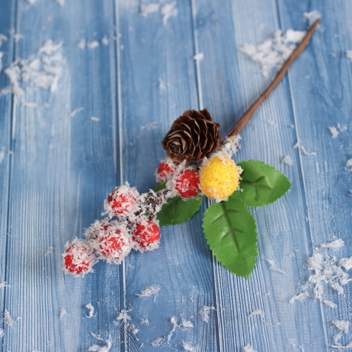 Декор  Декор "Зимние грезы" красные желтая ягодки, 15 см