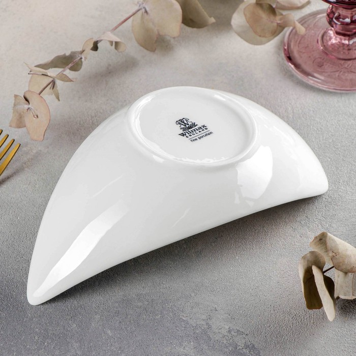 Блюдо фарфоровое овальное Wilmax, 19,5×11 см, цвет белый Блюдо фарфоровое овальное Wilmax, 19,5×11 см, цвет белый