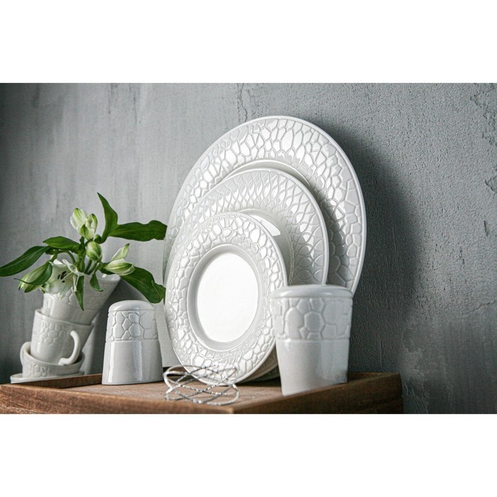 Тарелка фарфоровая десертная Magistro Argos, d=18 см, цвет белый Тарелка фарфоровая десертная Magistro Argos, d=18 см, цвет белый