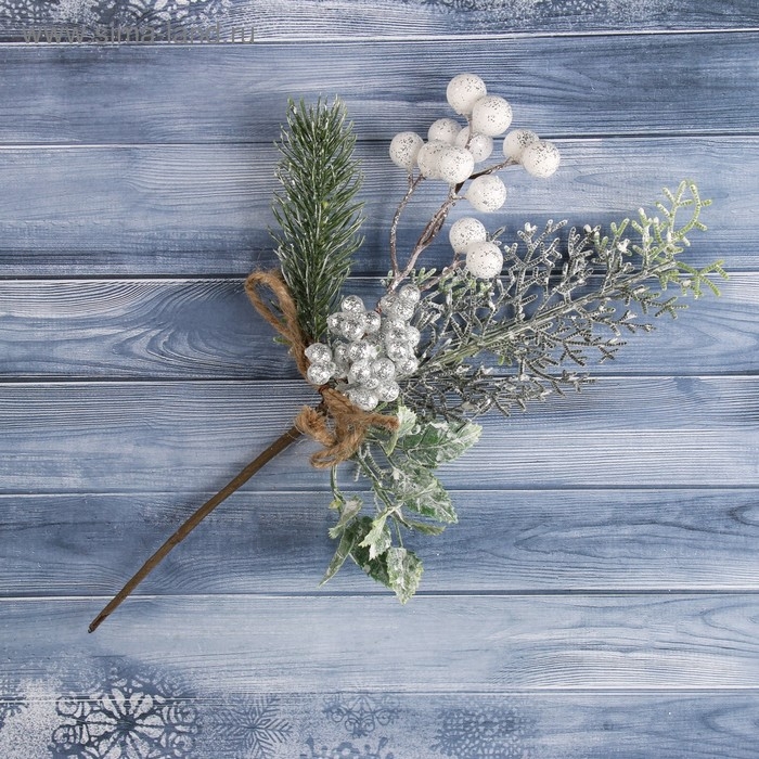 Декор  Декор "Зимняя магия" хвоя листья белые ягоды, 24 см