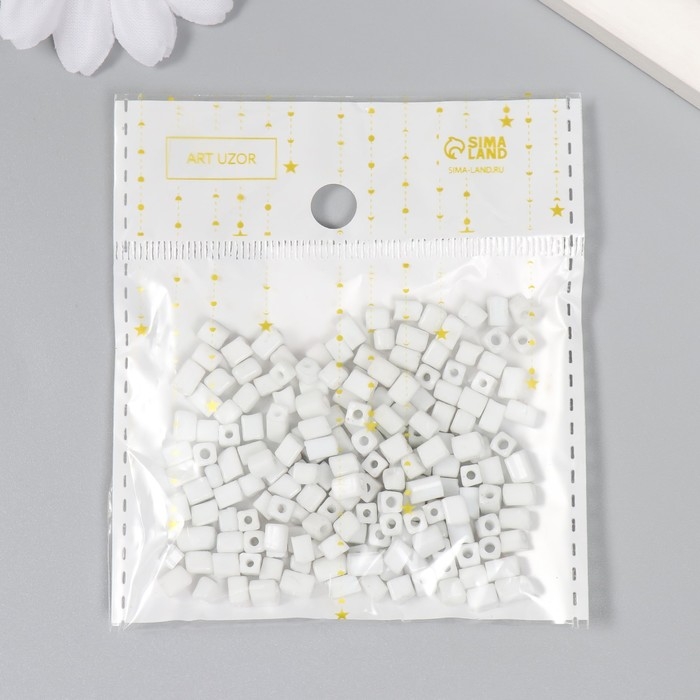 Бисер кубический стекло 4х4 мм  Бисер кубический стекло 4х4 мм "Белоснежный" набор 20 гр