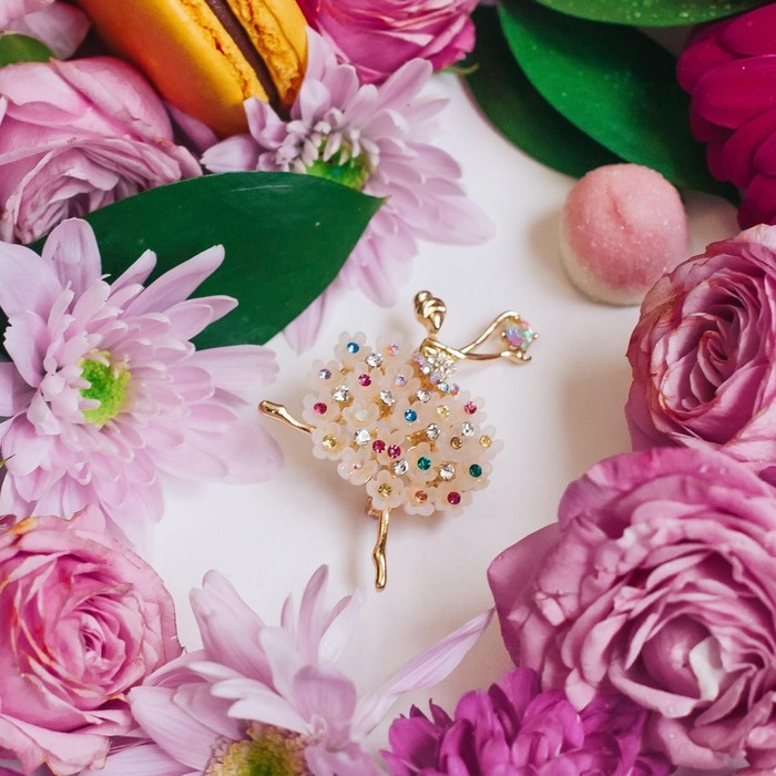 Брошь «Балерина» женственность, цветная в золоте Брошь «Балерина» женственность, цветная в золоте