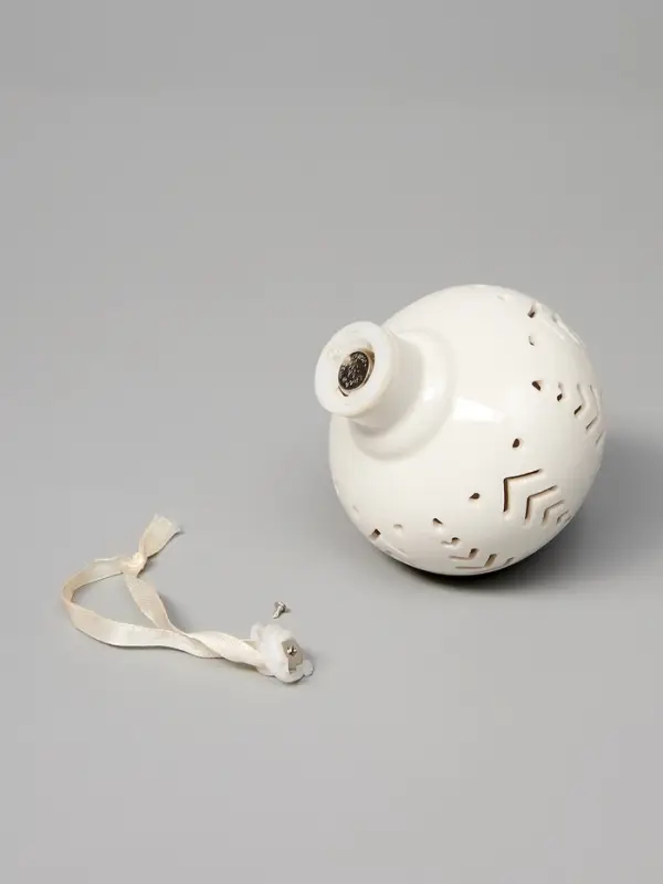 Ёлочный шар с подсветкой &laquo;Орнамент&raquo;, 10.7&times;8.5&times;8.5 см, 1 LED, керамика, от батареек LR44&times;3, керамика, свечение тёплое белое