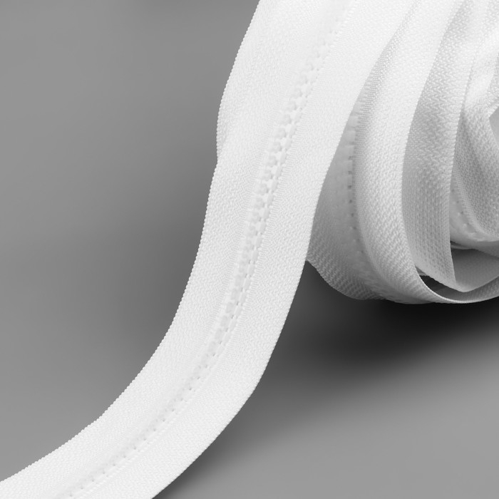 Набор: рулонная молния «Трактор» №5, 10 м, 20 бегунков, 40 верхних ограничителей, 20 нижних ограничителей, цвет белый Набор: рулонная молния «Трактор» №5, 10 м, 20 бегунков, 40 верхних ограничителей, 20 нижних ограничителей, цвет белый