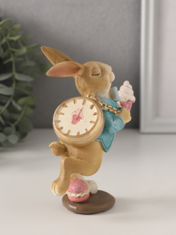 Сувенир полистоун Сувенир полистоун "Заяц с карманными часами и мороженым" голубой 10х6х13,5 см