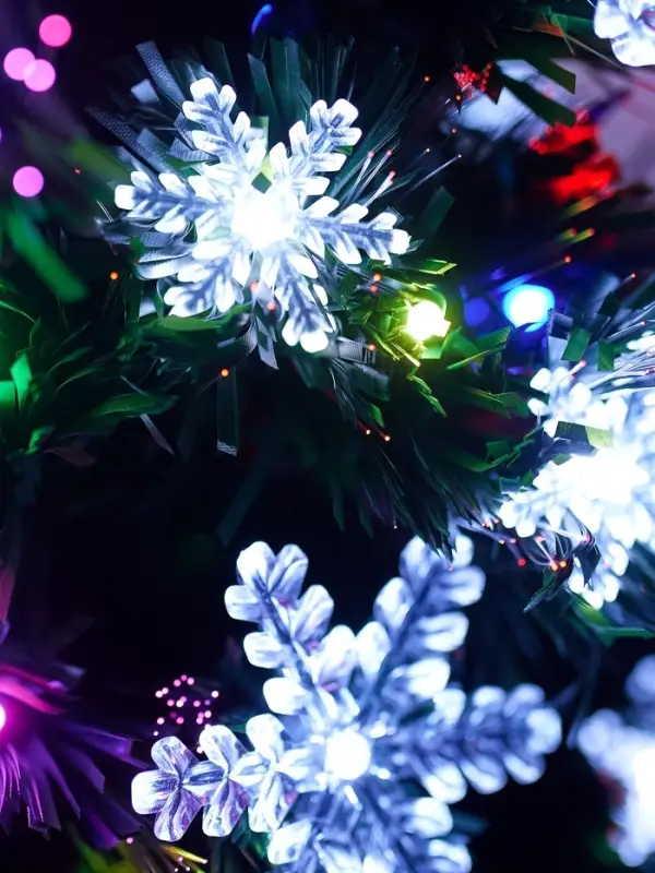 Ёлка светодиодная &laquo;Снежинки&raquo; 90 см, диаметр нижнего яруса 45 см, 80 веток, мигание, свечение мульти