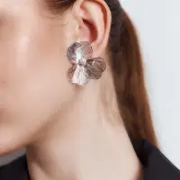 Серьги с жемчугом &laquo;Цветы&raquo;, лёгкие, белые в серебре