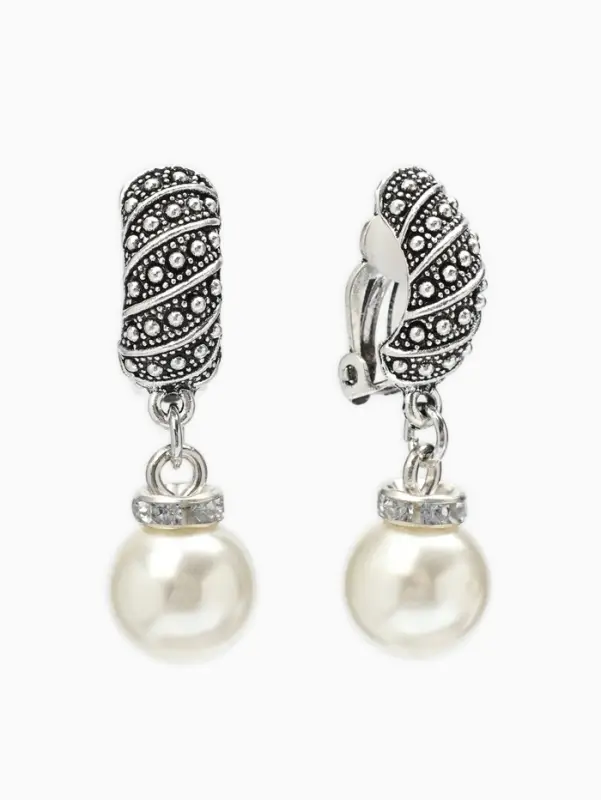 Клипсы &laquo;Грейс&raquo;, диагональ бусин, белая в чернёном серебре