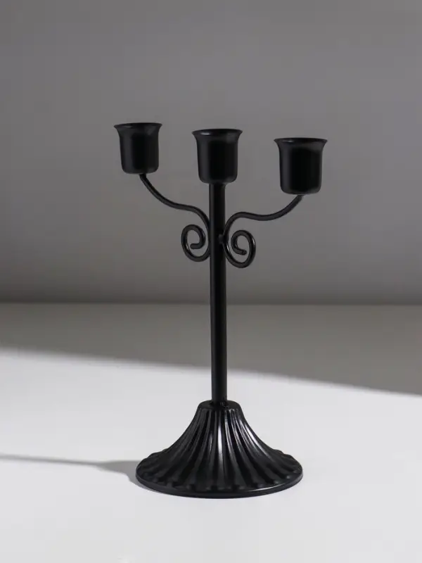 Подсвечник металл на 3 свечи  Подсвечник металл на 3 свечи "Классика с завитками" d=2,5 см чёрный 18х10х21 см