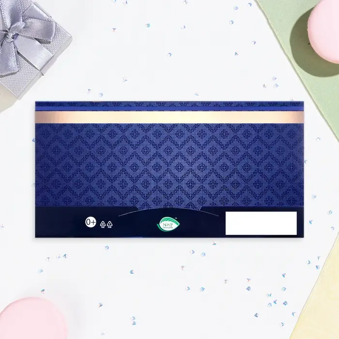 Конверт для денег "Поздравляем!" золотой лев, тиснение, 16,5 х 8,5 см