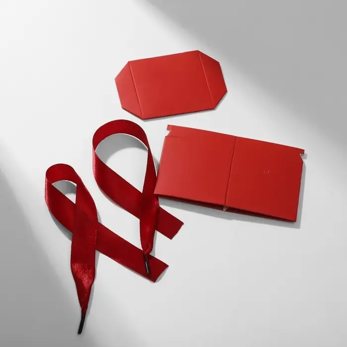 Коробочка подарочная складная «Презент» 6×6×6, красный Коробочка подарочная складная «Презент» 6×6×6, красный