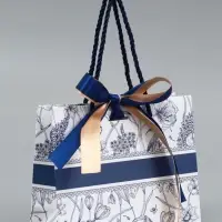 Пакет подарочный "Цветы", с бантом, 19 х 15 х 7 см