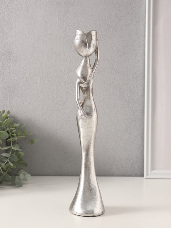 Подсвечник полистоун на 1 свечу Подсвечник полистоун на 1 свечу "Девушка с тюльпаном" серебро 6,5х6,5х32 см