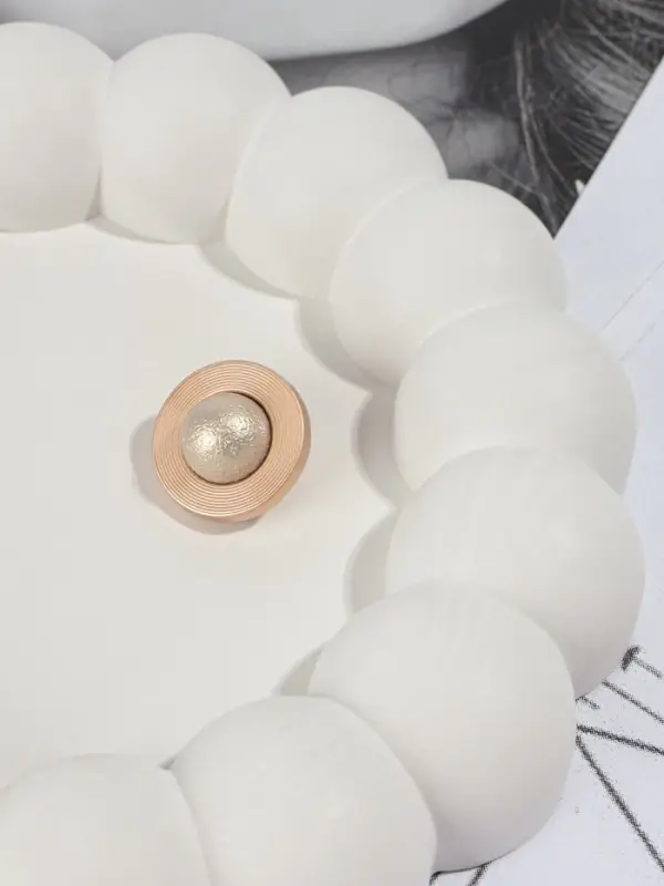 Пуговица металлическая на ножке &laquo;Сатурн&raquo;, декоративная, d=18 мм, цвет бежевый, золотой