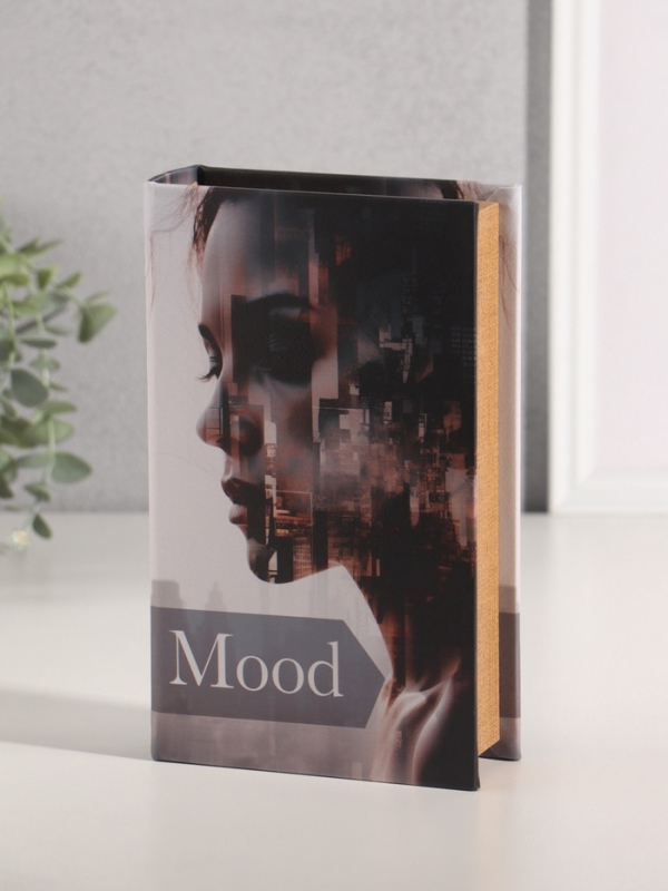 Сейф-книга дерево кожзам  Сейф-книга дерево кожзам "Мегаполис. Девушка. Настроение" 21х13х5 см
