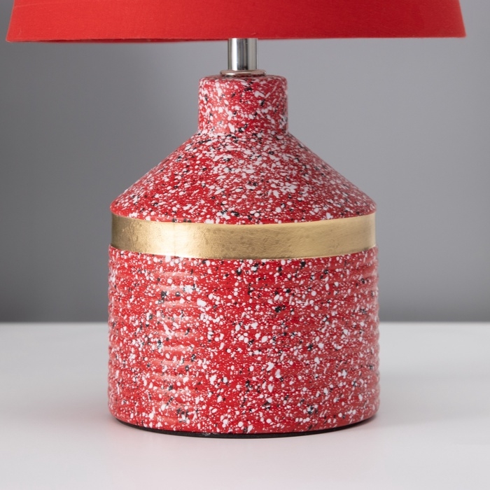 Настольная лампа с абажуром RISALUX «Лавр», 1×Е14, 40 Вт, красный, 20×20×35 см Настольная лампа с абажуром RISALUX «Лавр», 1×Е14, 40 Вт, красный, 20×20×35 см
