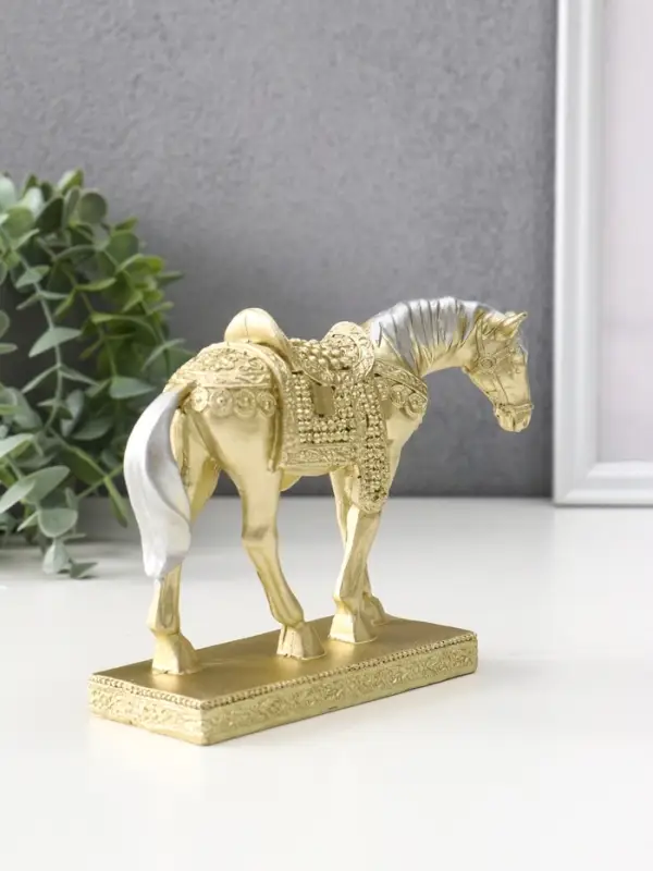 Сувенир полистоун Сувенир полистоун "Лошадь золотистая с серебристой гривой, узорное седло" 15х4,8х11,5 см