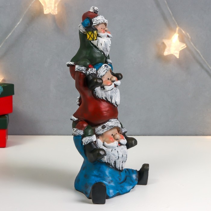 Сувенир полистоун свет Сувенир полистоун свет "Дедушки с фонариками - куча мала" 29,5х14,5х11,5 см