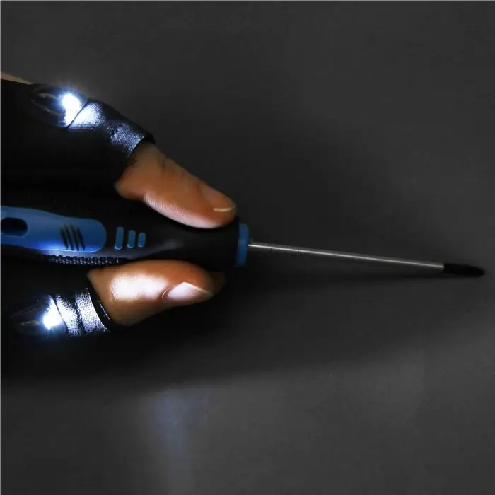 Перчатка ТУНДРА, со светодиодным фонариком и ремешком, левая Перчатка ТУНДРА, со светодиодным фонариком и ремешком, левая