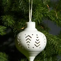 Ёлочный шар с подсветкой &laquo;Орнамент&raquo;, 10.7&times;8.5&times;8.5 см, 1 LED, керамика, от батареек LR44&times;3, керамика, свечение тёплое белое