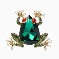 Брошь &laquo;Болотная лягушка&raquo;, гранёная, зелёная в золоте