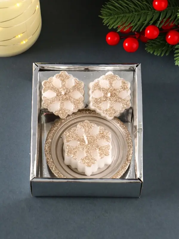 Набор свечей &laquo;Снежинки и подсвечник&raquo;, 3 шт., 12&times;10&times;4 см