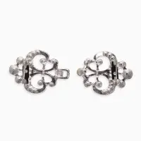 Зажим для кардигана "Ажур", лилия, цвет белый в серебре Зажим для кардигана "Ажур", лилия, цвет белый в серебре