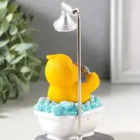 Сувенир полистоун лак "Жёлтый утёнок принимает ванну" 8,3х6,8х16 см