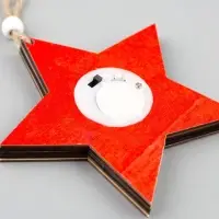 Ёлочная игрушка &laquo;Красная звезда с оленями&raquo;, 10&times;10&times;1 см, 3 LED, от батареек, свечение тёплое белое