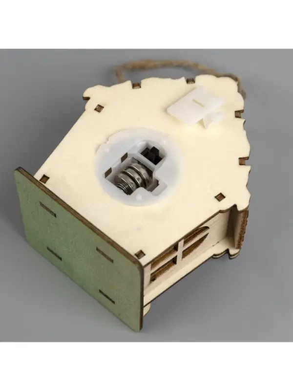 Ёлочная игрушка &laquo;Избушка со снеговиком&raquo;, 9.5&times;9&times;6 см, 1 LED, от батареек, свечение тёплое белое