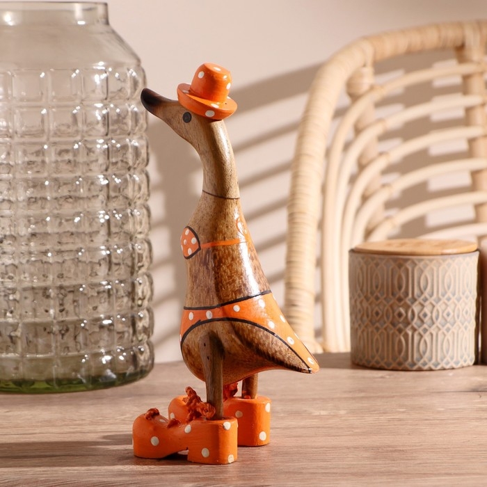 Сувенир Сувенир "Утка в оранжевом купальнике" дерево 13х9х27 см