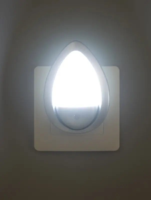 Ночник RISALUX &laquo;Светлячок&raquo; с датчиком освещения, 3 LEDх1 Вт, 10 см, 220 В, серебряный