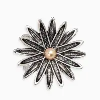 Кольцо для платка "Цветок Астра", цвет белый в чернёном серебре Кольцо для платка "Цветок Астра", цвет белый в чернёном серебре