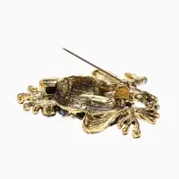 Брошь &laquo;Лягушка&raquo; принцесса, цвет зелёный в чернёном золоте