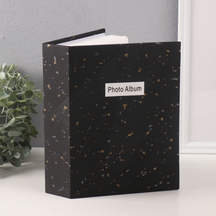 Фотоальбом на 200 фото 10х15 см Фотоальбом на 200 фото 10х15 см "В крапинку" матовый, чёрный 6,5х17,5х23 см