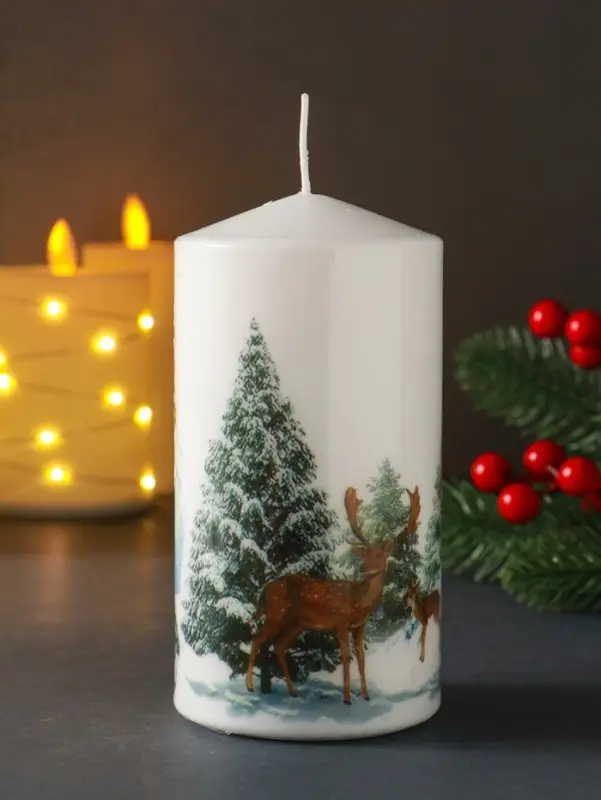 Свеча столб 70х140мм с декором, олени Свеча столб 70х140мм с декором, олени