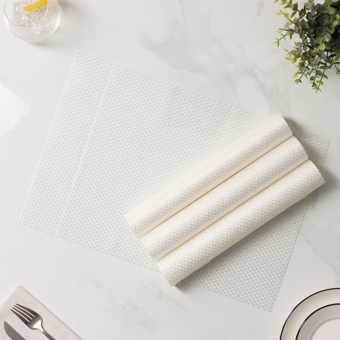 Салфетки сервировочные на стол Доляна Star, 4 шт, 45&times;30 см, цвет белый