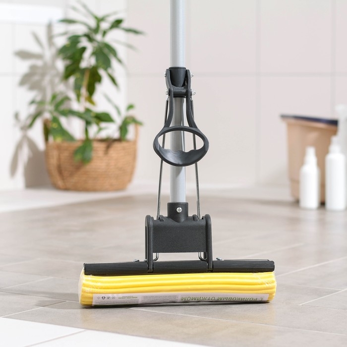 Швабра для мытья пола Доляна, PVA с роликовым отжимом, ручка 120 см, насадка 27 см, цвет микс Швабра для мытья пола Доляна, PVA с роликовым отжимом, ручка 120 см, насадка 27 см, цвет микс