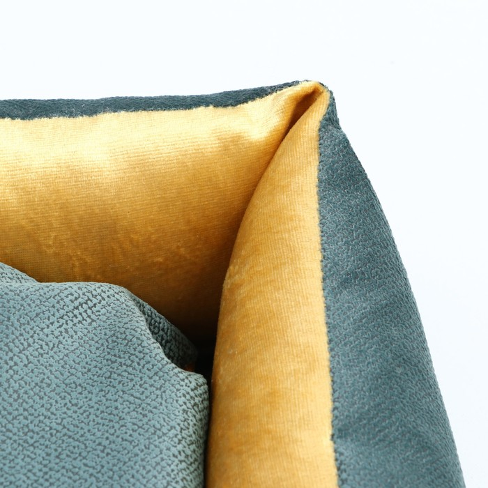 Лежанка-диван с двусторонней подушкой, 45 х 35 х 11 см, микс цветов Лежанка-диван с двусторонней подушкой, 45 х 35 х 11 см, микс цветов