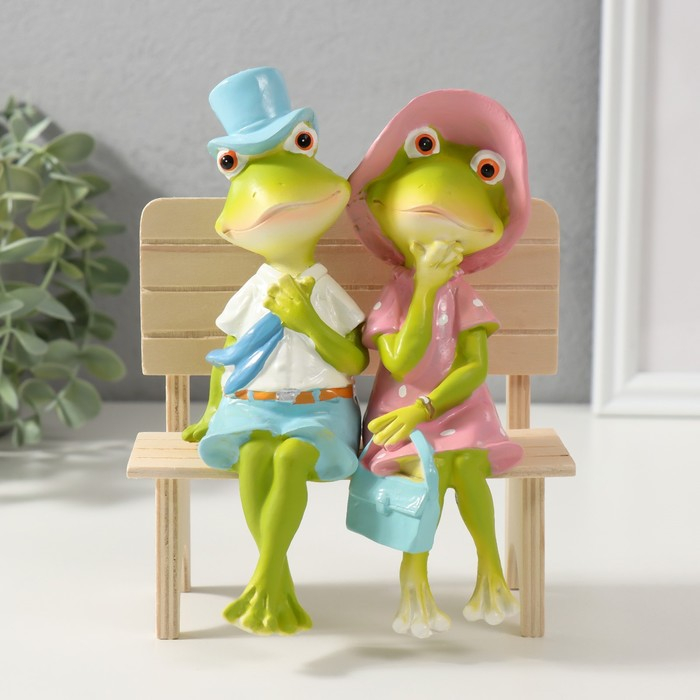Сувенир полистоун Сувенир полистоун "Лягушки на скамеечке - свидание" 16,8х8,5х13 см