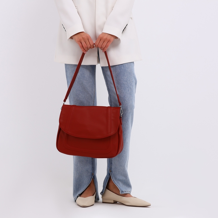 Сумка-мессенджер на клапане, длинный ремень, цвет бордовый